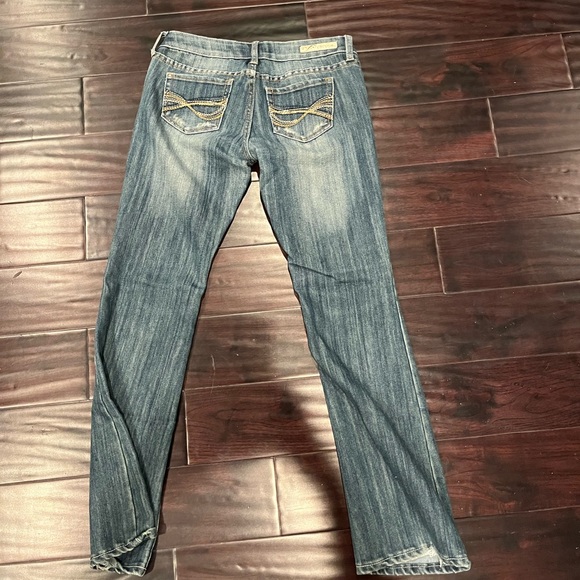 Runway - Picture 2 of 2